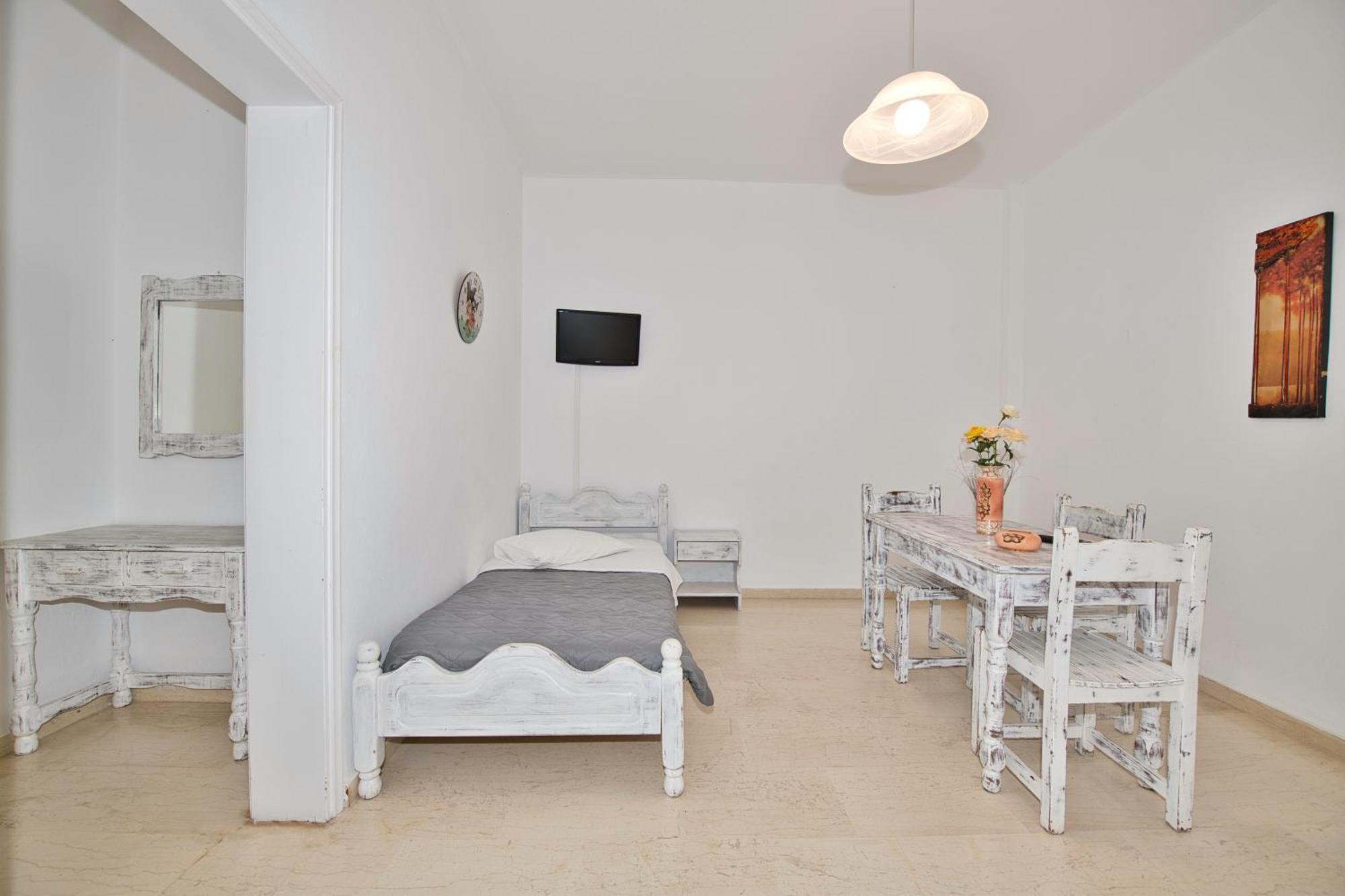 Ira Apartments Kamári Exteriör bild
