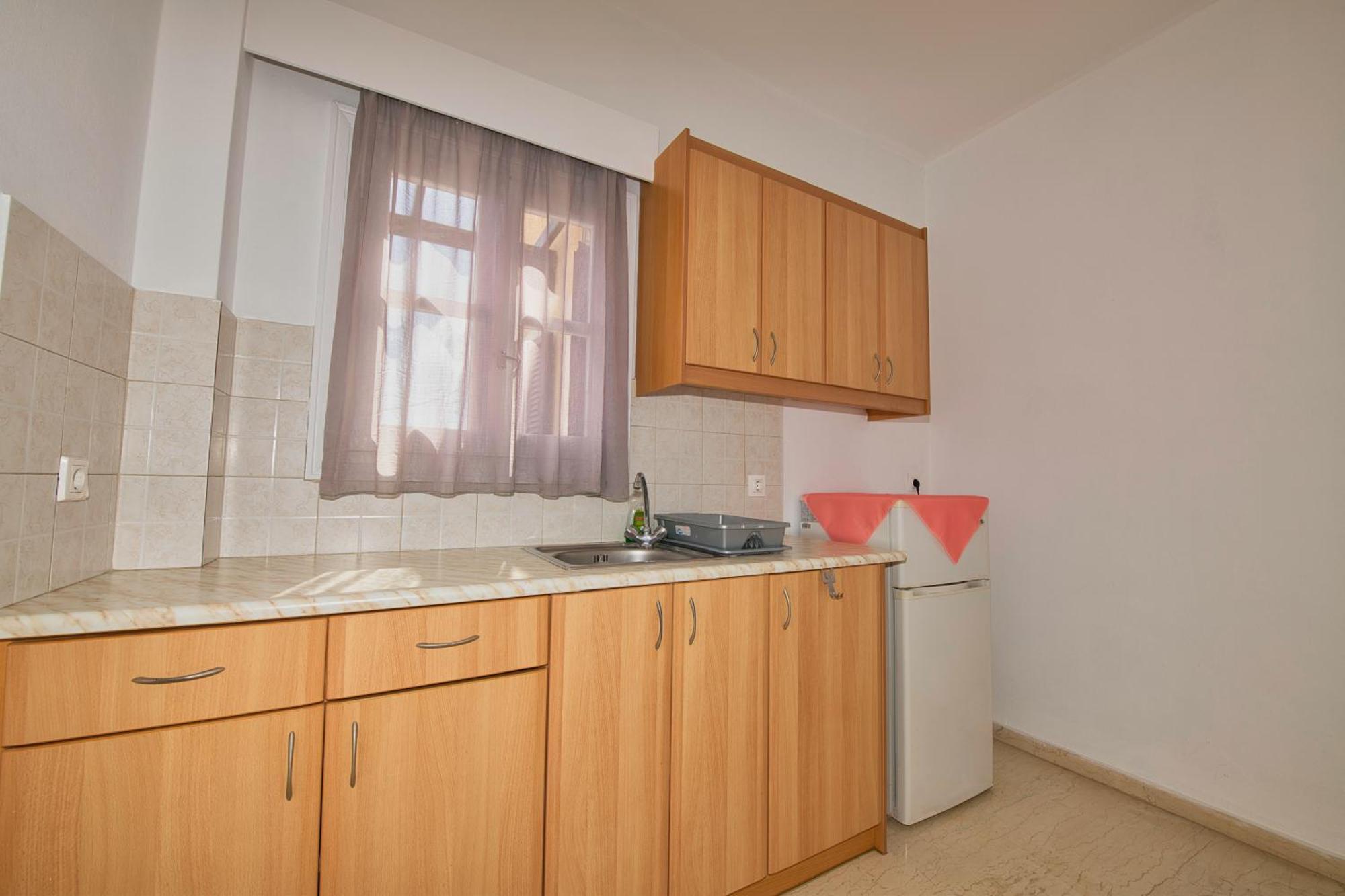 Ira Apartments Kamári Exteriör bild