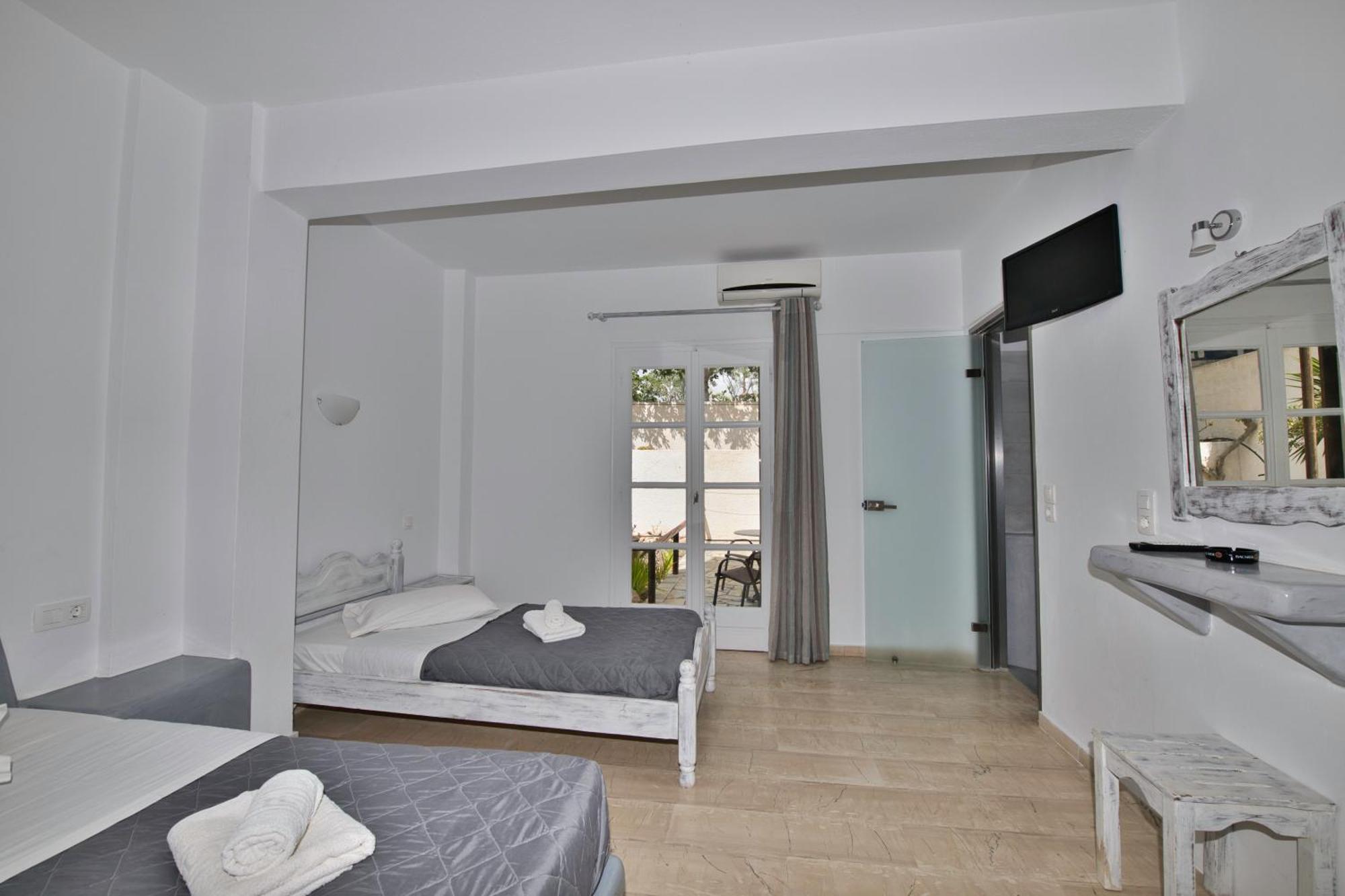 Ira Apartments Kamári Exteriör bild