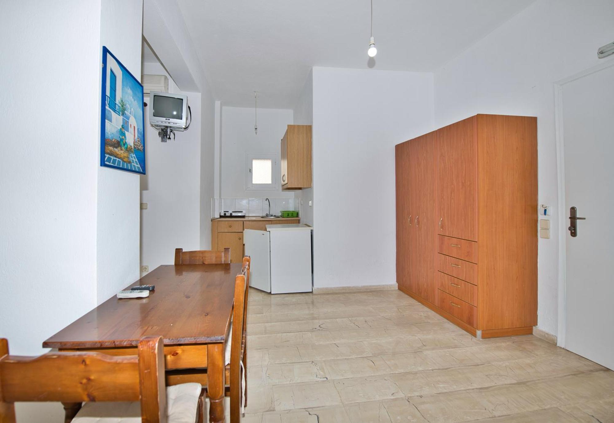 Ira Apartments Kamári Exteriör bild